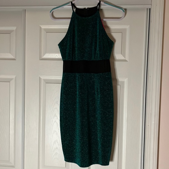 WOW couture Dresses & Skirts - WOW Couture green sparkle dress with spaghetti straps and zipper closure. Size S